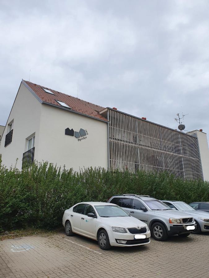 Apartman Maja Mikulov Extérieur photo