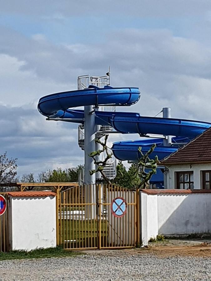 Apartman Maja Mikulov Extérieur photo