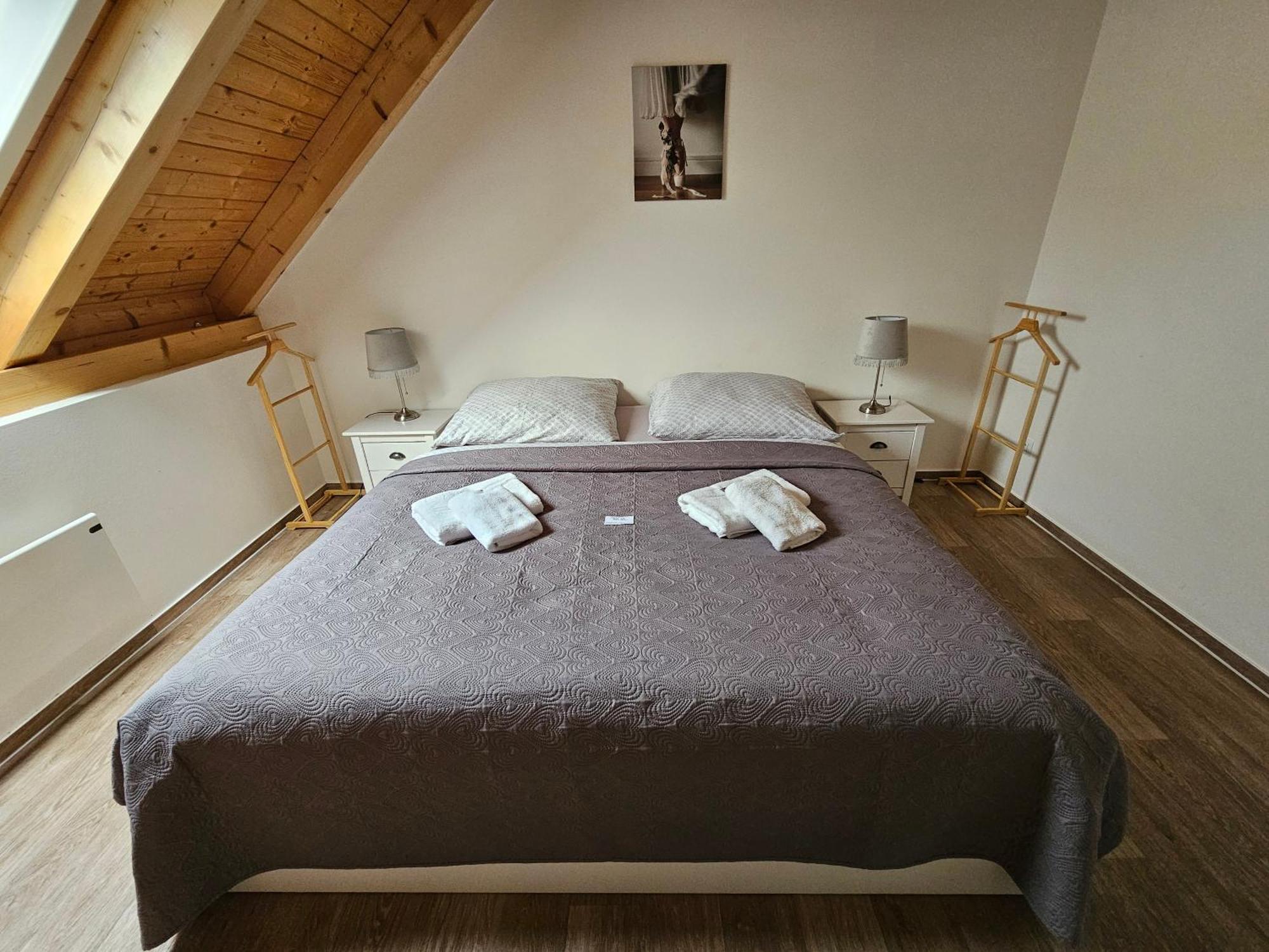 Apartman Maja Mikulov Extérieur photo